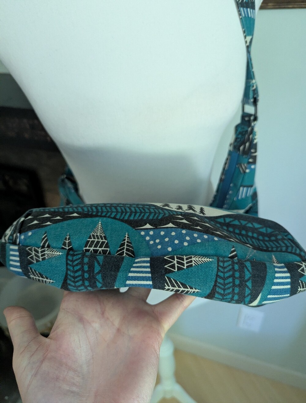 Kavu Teal Patterned Crossbody Bag - Picture 3 of 8